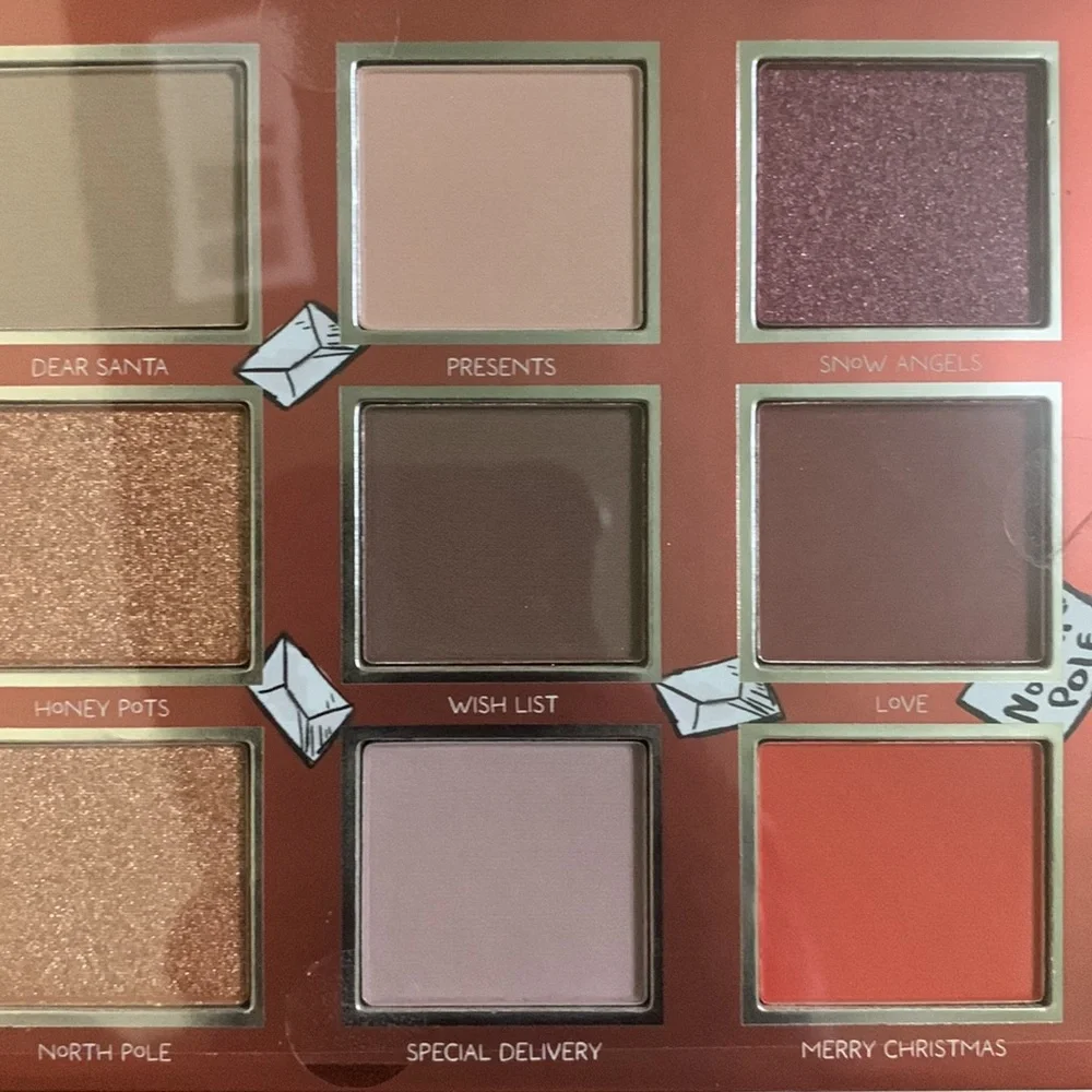 NEW Taste Beauty x Disney Winnie The Pooh Holiday 12 Color Eyeshadow Palette